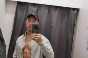 1米80的中文系学长，穿上衣服文质彬彬，脱了衣服身材好狂野！-大壹博客