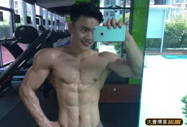 90后濮阳健身教练:健身时自律即自由! 90后濮阳健身教练:健身时自律即自由!
