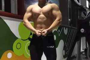 99年的健身爱好者：从木头墩子到型男身材的蜕变！-大壹博客