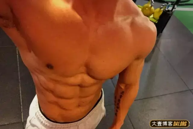 90后体育老师健身:只为追求更完美的自己,塑造最完美的形体! 90后体育老师健身:只为追求更完美的自己,塑造最完美的形体!