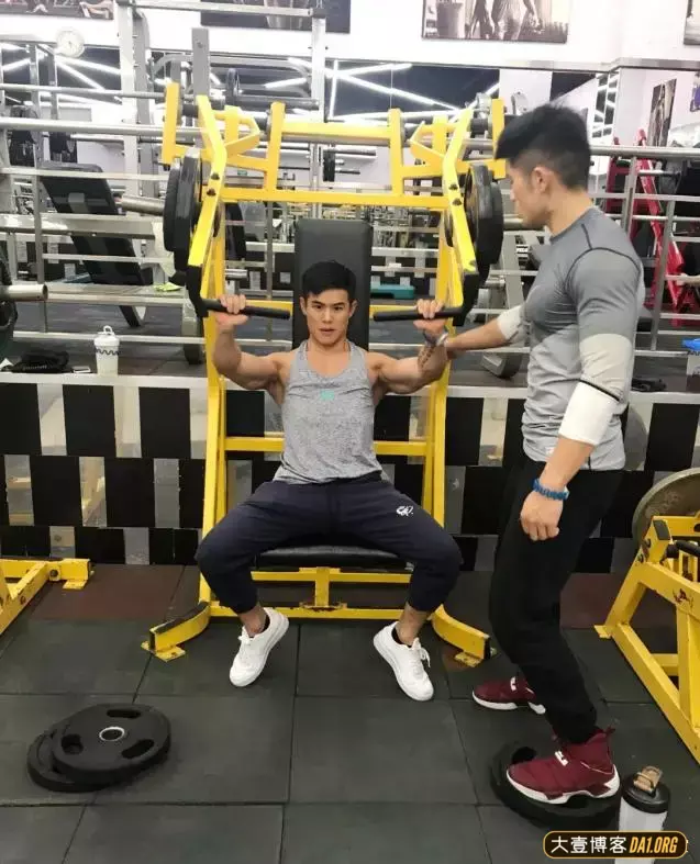 90后体育老师健身:只为追求更完美的自己,塑造最完美的形体! 90后体育老师健身:只为追求更完美的自己,塑造最完美的形体!