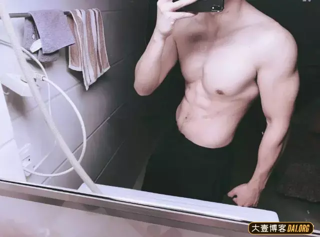 “巧克力腹肌大赛”将各路筋肉帅锅一网打尽,六块腹肌盘就完了! “巧克力腹肌大赛”将各路筋肉帅锅一网打尽,六块腹肌盘就完了!