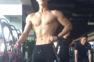 22岁云南小伙健身见解：好的身材是要知识+时间！-大壹博客