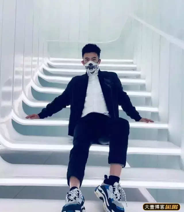 戴上口罩后的颜值变化,这些野生君脱颖而出! 戴上口罩后的颜值变化,这些野生君脱颖而出!