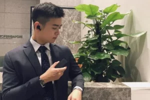 治愈系颜值的网红小哥哥，一身正装简直穿在了我的心坎上！-大壹博客