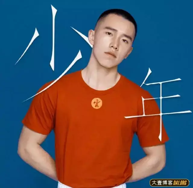 同济大学寸头小狼狗,从去年火到今年,这波硬照够抢眼! 同济大学寸头小狼狗,从去年火到今年,这波硬照够抢眼!