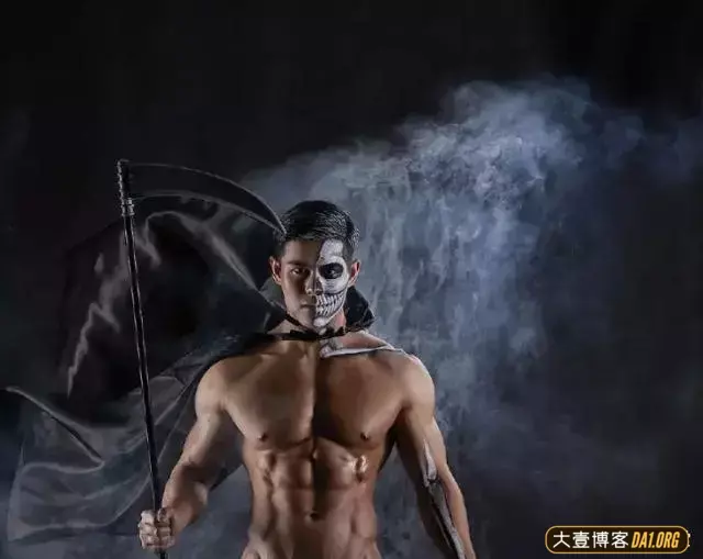 小包总的健身教练和圈内摄影师合作拍写真,身材超硬核! 小包总的健身教练和圈内摄影师合作拍写真,身材超硬核!