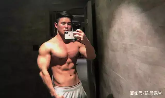 小包总的健身教练和圈内摄影师合作拍写真,身材超硬核! 小包总的健身教练和圈内摄影师合作拍写真,身材超硬核!
