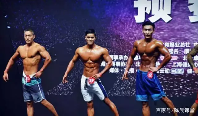 小包总的健身教练和圈内摄影师合作拍写真,身材超硬核! 小包总的健身教练和圈内摄影师合作拍写真,身材超硬核!