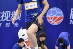 19岁的中戏肌肉小狼狗，镜头感非常强，有点像欧豪有木有？-大壹博客