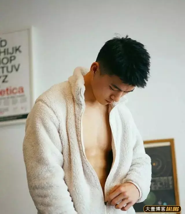 颜值肌肉零差评!回顾2019年火遍朋友圈的“恋爱脸”帅哥! 颜值肌肉零差评!回顾2019年火遍朋友圈的“恋爱脸”帅哥!