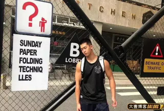 自带铁憨憨效果的小哥哥:一波硬照展露完美身材! 自带铁憨憨效果的小哥哥:一波硬照展露完美身材!