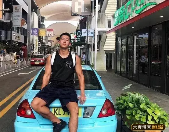 自带铁憨憨效果的小哥哥:一波硬照展露完美身材! 自带铁憨憨效果的小哥哥:一波硬照展露完美身材!