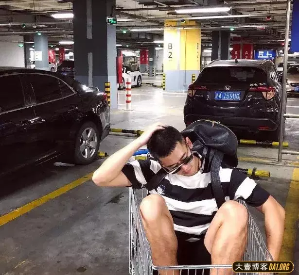 自带铁憨憨效果的小哥哥:一波硬照展露完美身材! 自带铁憨憨效果的小哥哥:一波硬照展露完美身材!