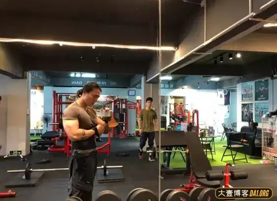 广州90后健身爱好者:坚持,时间会给一个答案! 广州90后健身爱好者:坚持,时间会给一个答案!