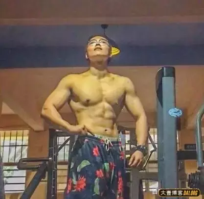 97年广东小伙健身:从胖子转变型男的不易路程! 97年广东小伙健身:从胖子转变型男的不易路程!