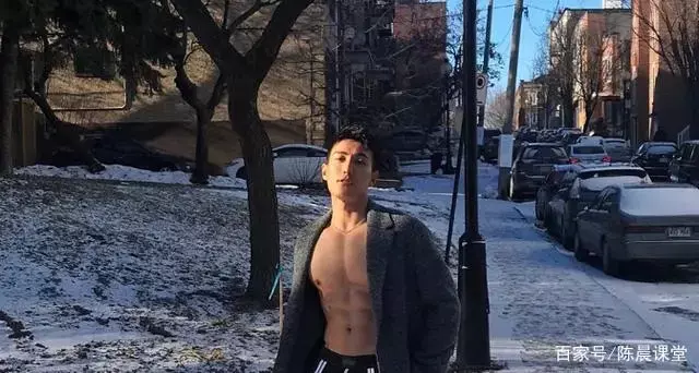 泳裤肌肉男浴缸里放飞自我,雪地中秀腱子肉,浑身上下都是亮点! 泳裤肌肉男浴缸里放飞自我,雪地中秀腱子肉,浑身上下都是亮点!