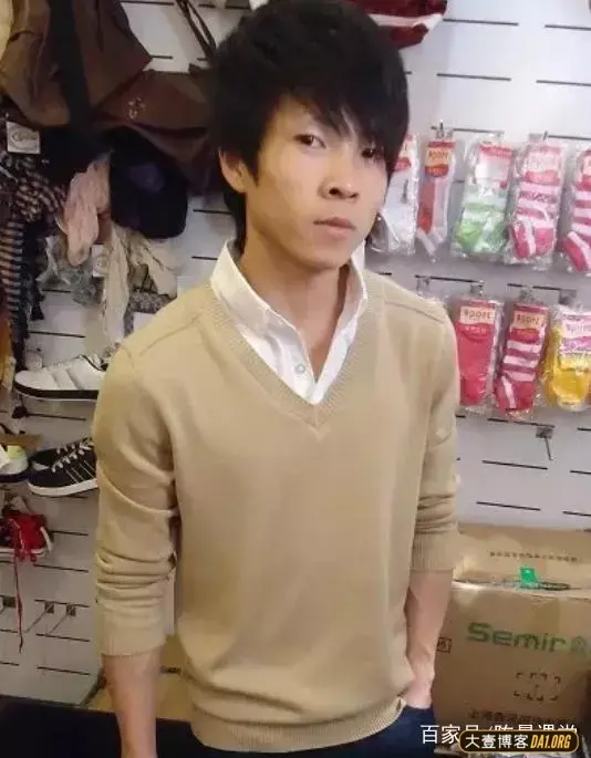 跑酷主播户外街健:用竹竿练出八块腹肌! 跑酷主播户外街健:用竹竿练出八块腹肌!