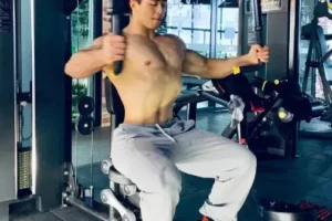 小鲜肉学霸健身后变身肌肉猛男，优秀！-大壹博客