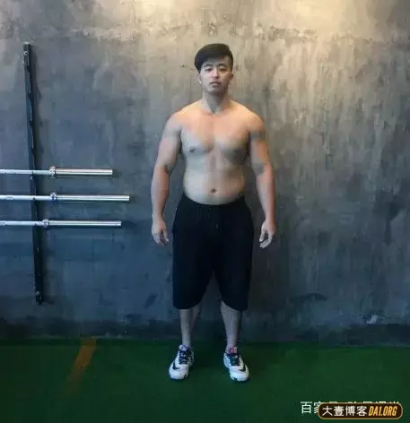 小鲜肉学霸健身后变身肌肉猛男,优秀! 小鲜肉学霸健身后变身肌肉猛男,优秀!