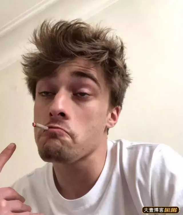 健身这个运动,能够坚持下来的,都是帅哥! 健身这个运动,能够坚持下来的,都是帅哥!