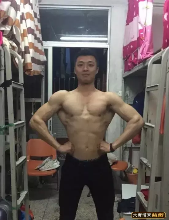 健身爱好者:不管遇到什么困难,都要勇往直前! 健身爱好者:不管遇到什么困难,都要勇往直前!