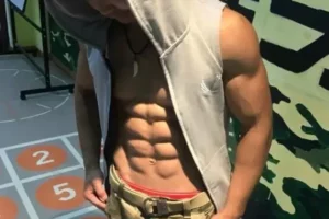 90后云南小伙：为自己的英雄梦练就出性感八块腹肌！-大壹博客