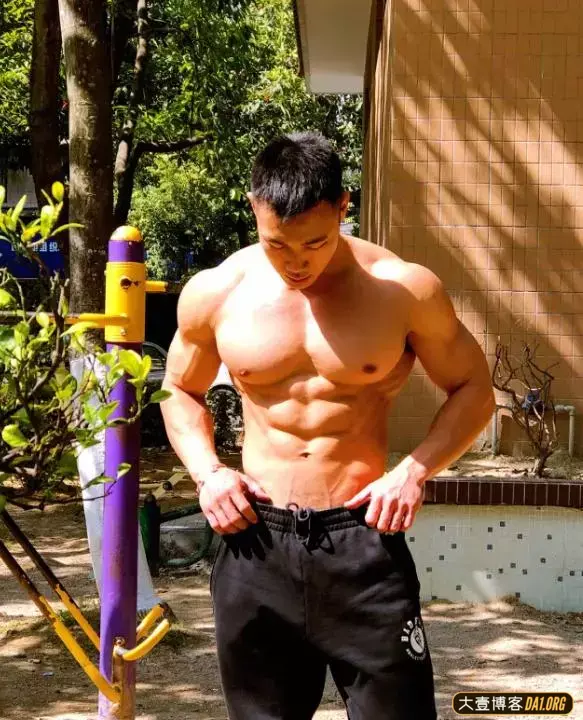 90后汕头健身模特:这身材,你给打几分? 90后汕头健身模特:这身材,你给打几分?