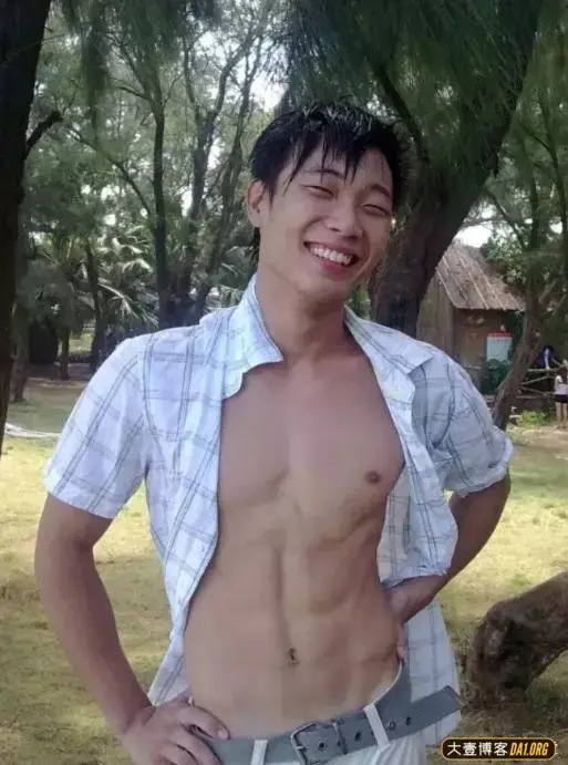 90后汕头健身模特:这身材,你给打几分? 90后汕头健身模特:这身材,你给打几分?