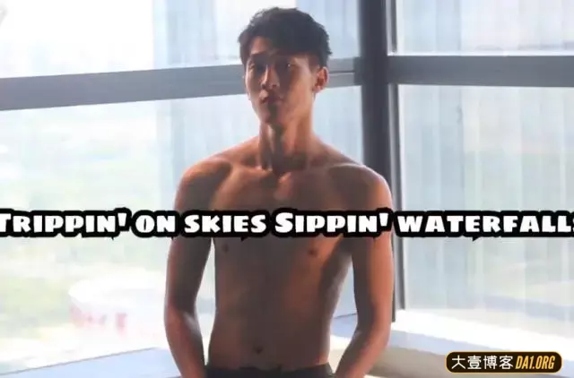 192腹肌大长腿撑起整部剧!网友:别让他穿衣服啦! 192腹肌大长腿撑起整部剧!网友:别让他穿衣服啦!
