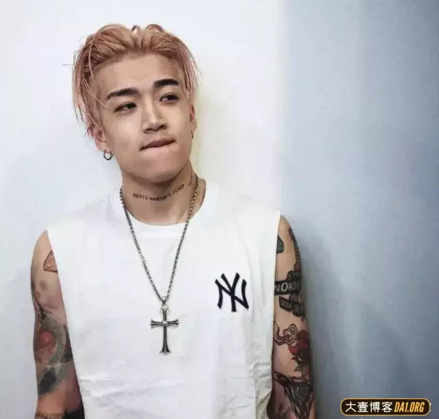 国家队的冰球少年,私下里放荡不羁,赛场上秒变铁血男子汉! 国家队的冰球少年,私下里放荡不羁,赛场上秒变铁血男子汉!
