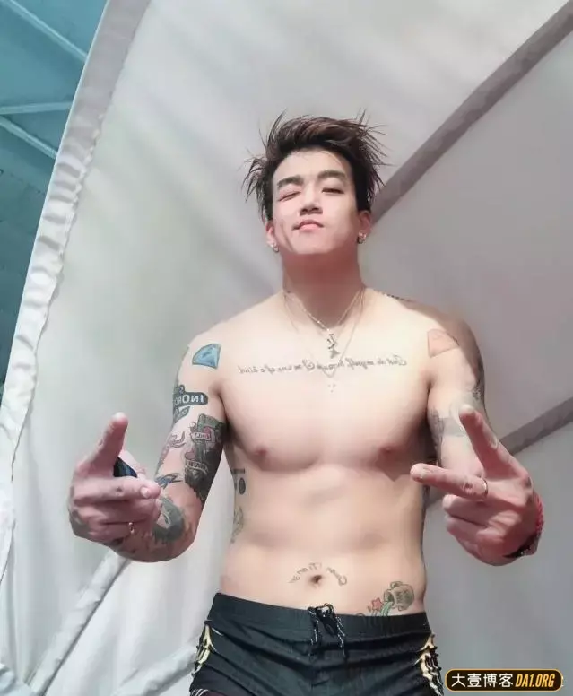 国家队的冰球少年,私下里放荡不羁,赛场上秒变铁血男子汉! 国家队的冰球少年,私下里放荡不羁,赛场上秒变铁血男子汉!