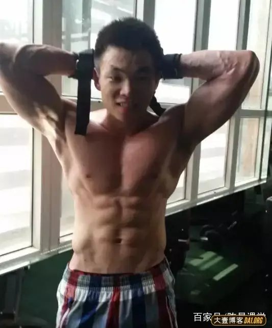 兵哥哥的健美之路:我一定要站在世界的舞台上! 兵哥哥的健美之路:我一定要站在世界的舞台上!