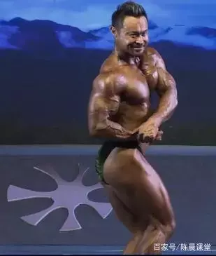 今日街头抓拍:不穿衣服的机车筋肉男! 今日街头抓拍:不穿衣服的机车筋肉男!