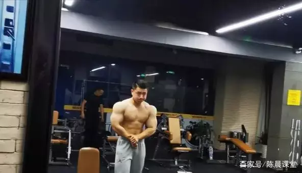 00后陕西小伙健身:这身材够硬! 00后陕西小伙健身:这身材够硬!