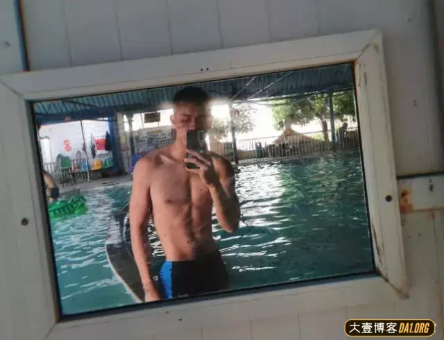 车展上的帅气男模,看似消瘦的体型下居然蕴含着无限惊喜! 车展上的帅气男模,看似消瘦的体型下居然蕴含着无限惊喜!