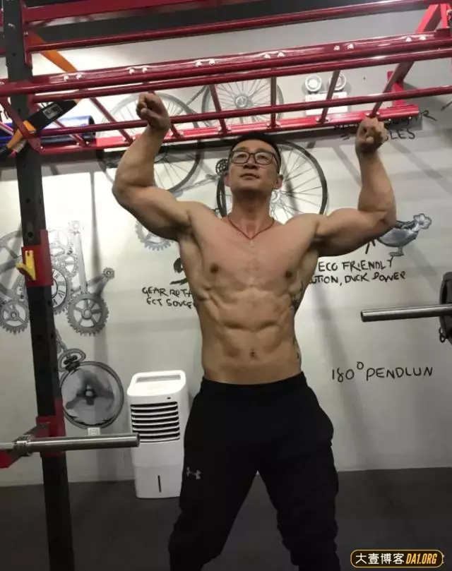 河北小伙健身心得:给自己一个前行的动力,坚持就能成功! 河北小伙健身心得:给自己一个前行的动力,坚持就能成功!