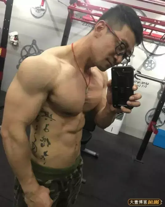 河北小伙健身心得:给自己一个前行的动力,坚持就能成功! 河北小伙健身心得:给自己一个前行的动力,坚持就能成功!