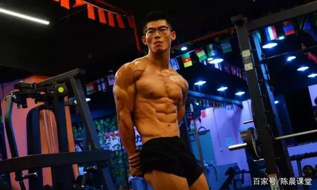上海师院大学生练健身:运动是一切生命的源泉! 上海师院大学生练健身:运动是一切生命的源泉!