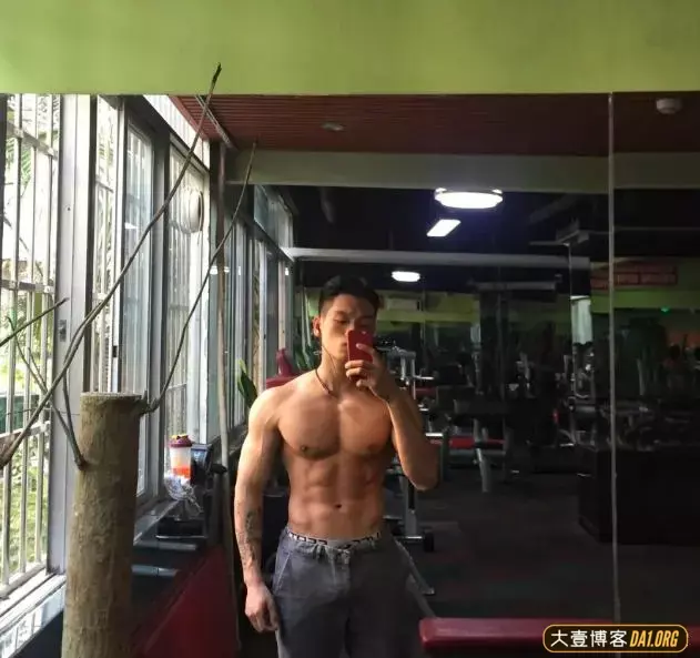 超帅气的健身模特:只有不断找寻机会的人才能及时把握机会! 超帅气的健身模特:只有不断找寻机会的人才能及时把握机会!