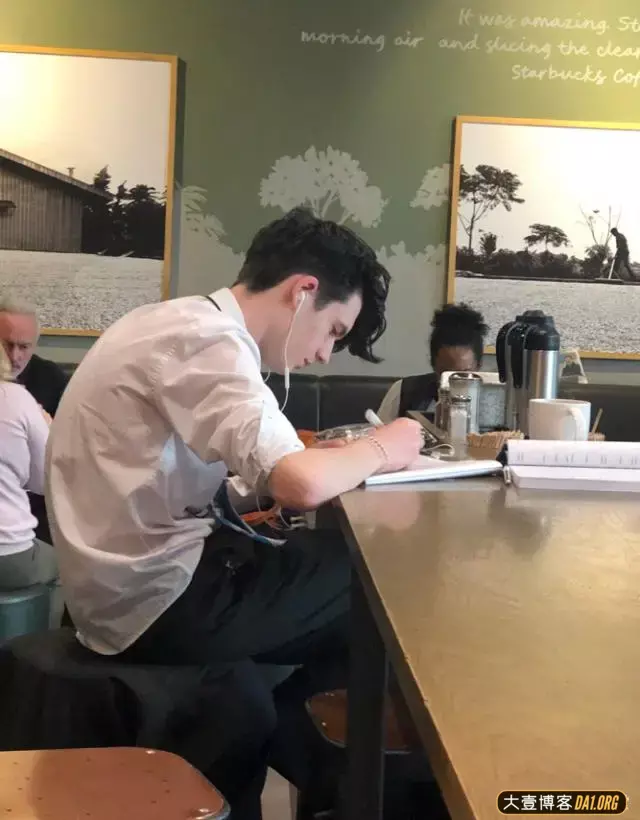你见过的素人帅哥大赛火了!99%的人都爱最后这位吧! 你见过的素人帅哥大赛火了!99%的人都爱最后这位吧!
