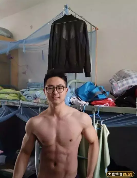 江苏小伙健身:越是不被看好,越是要靠自己的努力去证明自己! 江苏小伙健身:越是不被看好,越是要靠自己的努力去证明自己!