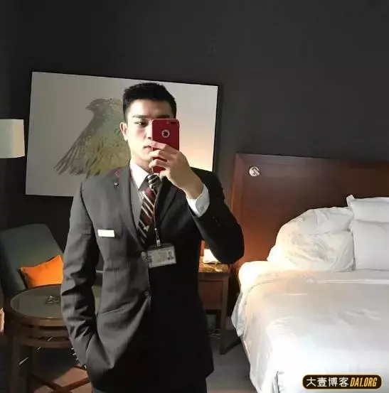 盘点那些高大帅气的制服空少们,好想和他们一起在天上飞呀! 盘点那些高大帅气的制服空少们,好想和他们一起在天上飞呀!