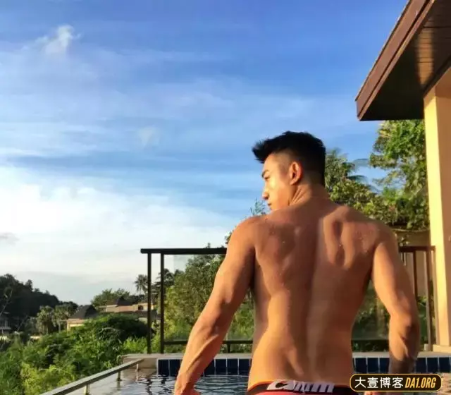 盘点那些高大帅气的制服空少们,好想和他们一起在天上飞呀! 盘点那些高大帅气的制服空少们,好想和他们一起在天上飞呀!