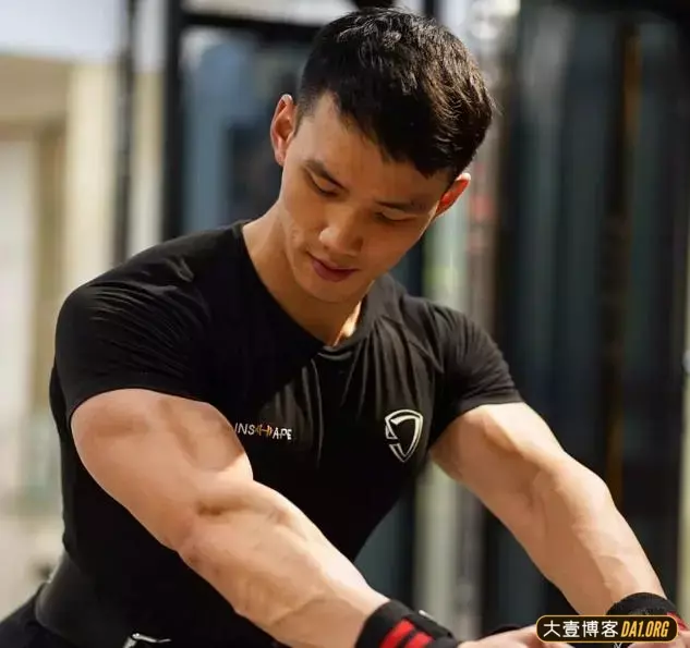 台湾健身教练黃欣元又拍新硬照写真,这身材无论看多少遍都不会腻 台湾健身教练黃欣元又拍新硬照写真,这身材无论看多少遍都不会腻