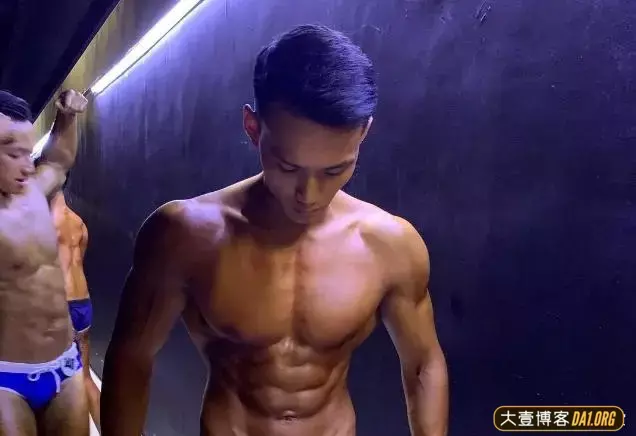 台湾健身教练黃欣元又拍新硬照写真,这身材无论看多少遍都不会腻 台湾健身教练黃欣元又拍新硬照写真,这身材无论看多少遍都不会腻