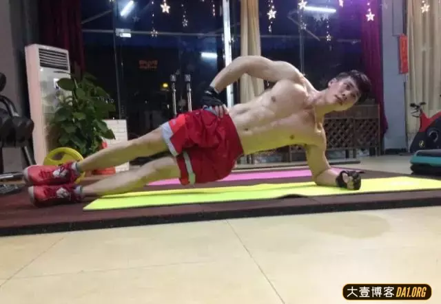 从瘦小青年到健身创始人,坚持就会成功! 从瘦小青年到健身创始人,坚持就会成功!