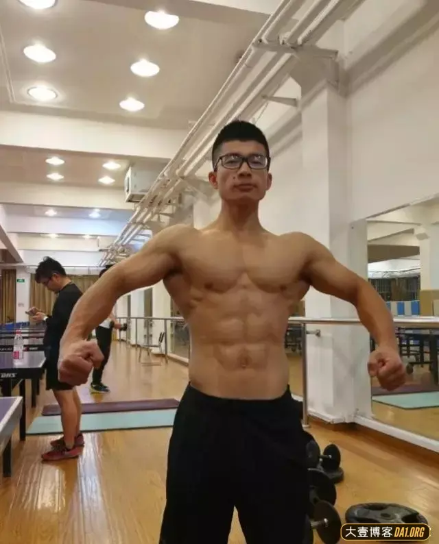 专职健身教练:既然选择开始,不要让自己后悔! 专职健身教练:既然选择开始,不要让自己后悔!
