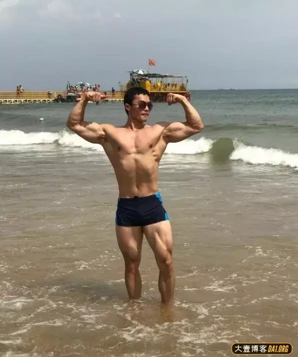 山东肌肉小伙:自己的梦想要自己去为之努力! 山东肌肉小伙:自己的梦想要自己去为之努力!