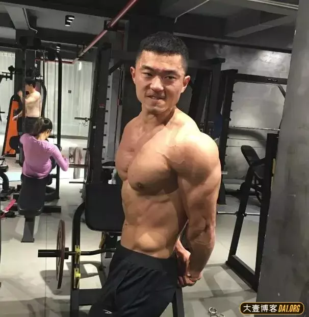 山东肌肉小伙:自己的梦想要自己去为之努力! 山东肌肉小伙:自己的梦想要自己去为之努力!